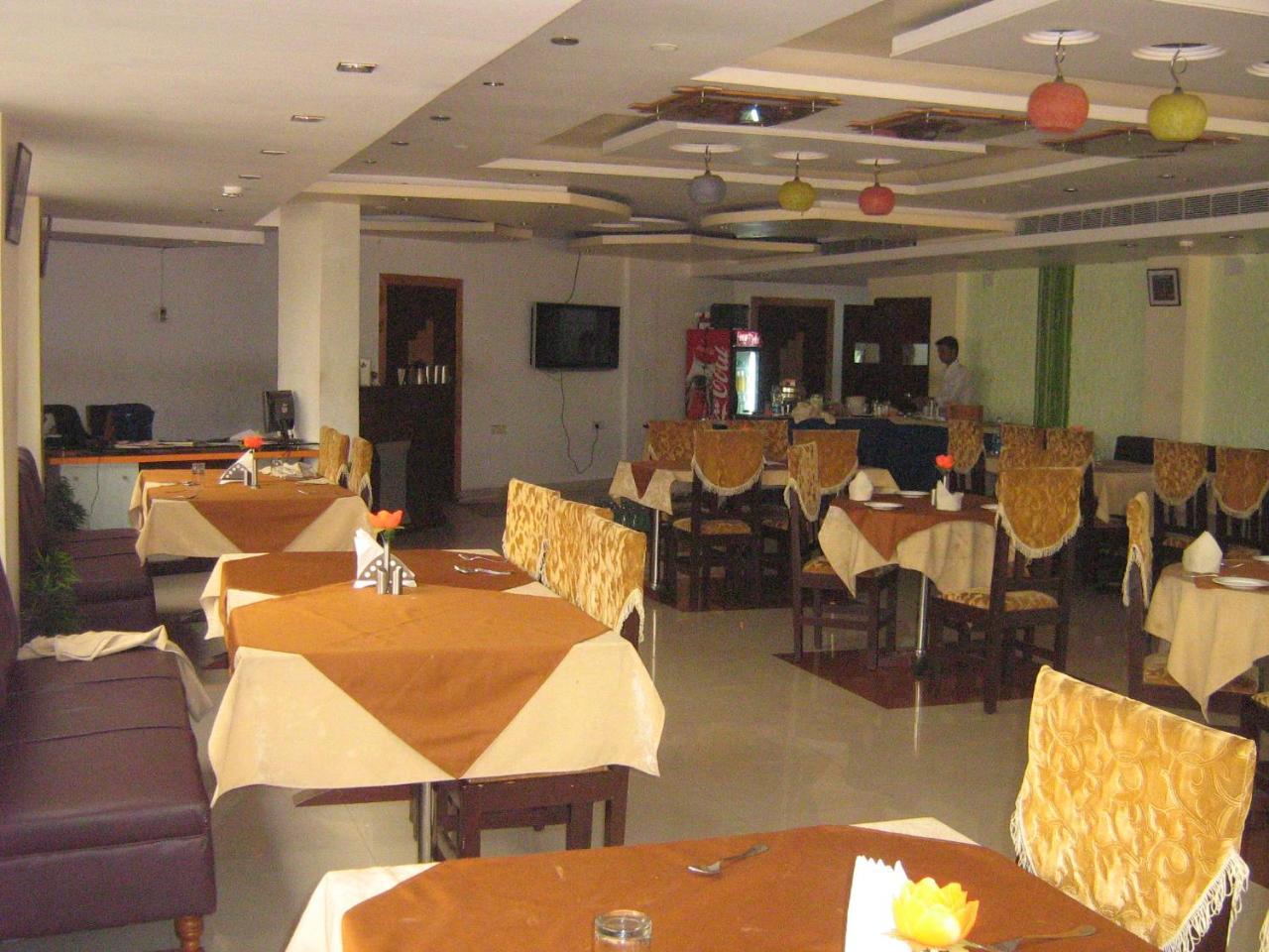Hotel Ta-Tin Durgāpur Buitenkant foto
