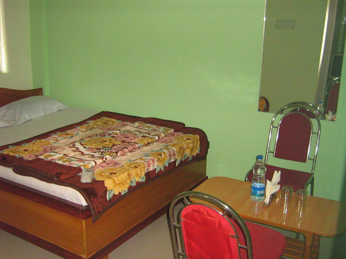 Hotel Ta-Tin Durgāpur Buitenkant foto